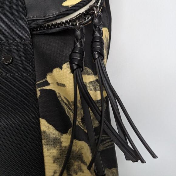 Lululemon Flowin' With My Omies Tote Gym Bag Floral Print Coated Canvas Zipper - Picture 6 of 11